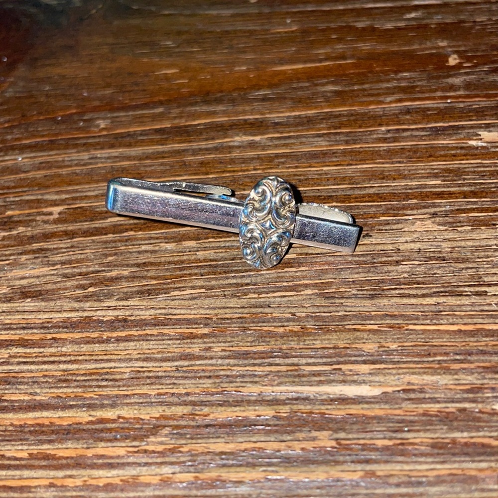 Tie clip: For the classss of it!
